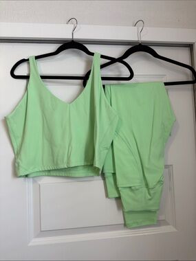 Women’s Mint Green Activewear Set NWOT